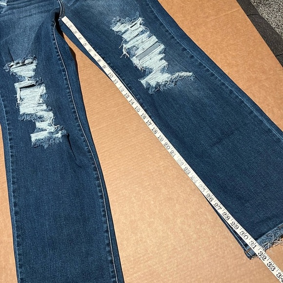 Judy Blue Mid-Rise Straight Leg Distressed Dad Jean, size 28 - Picture 12 of 16